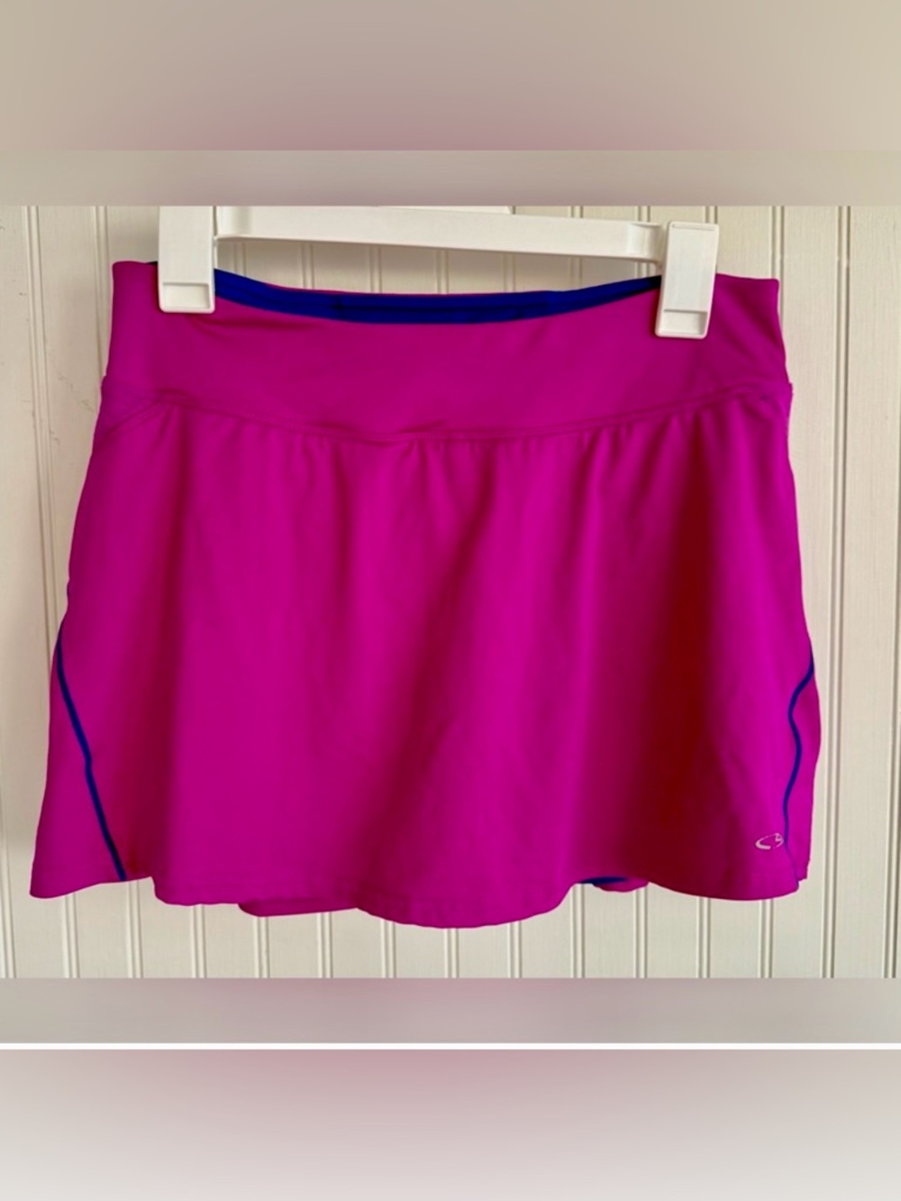 Champion Women's Skort Size M in Vibrant Fuchsia with Blue Trim